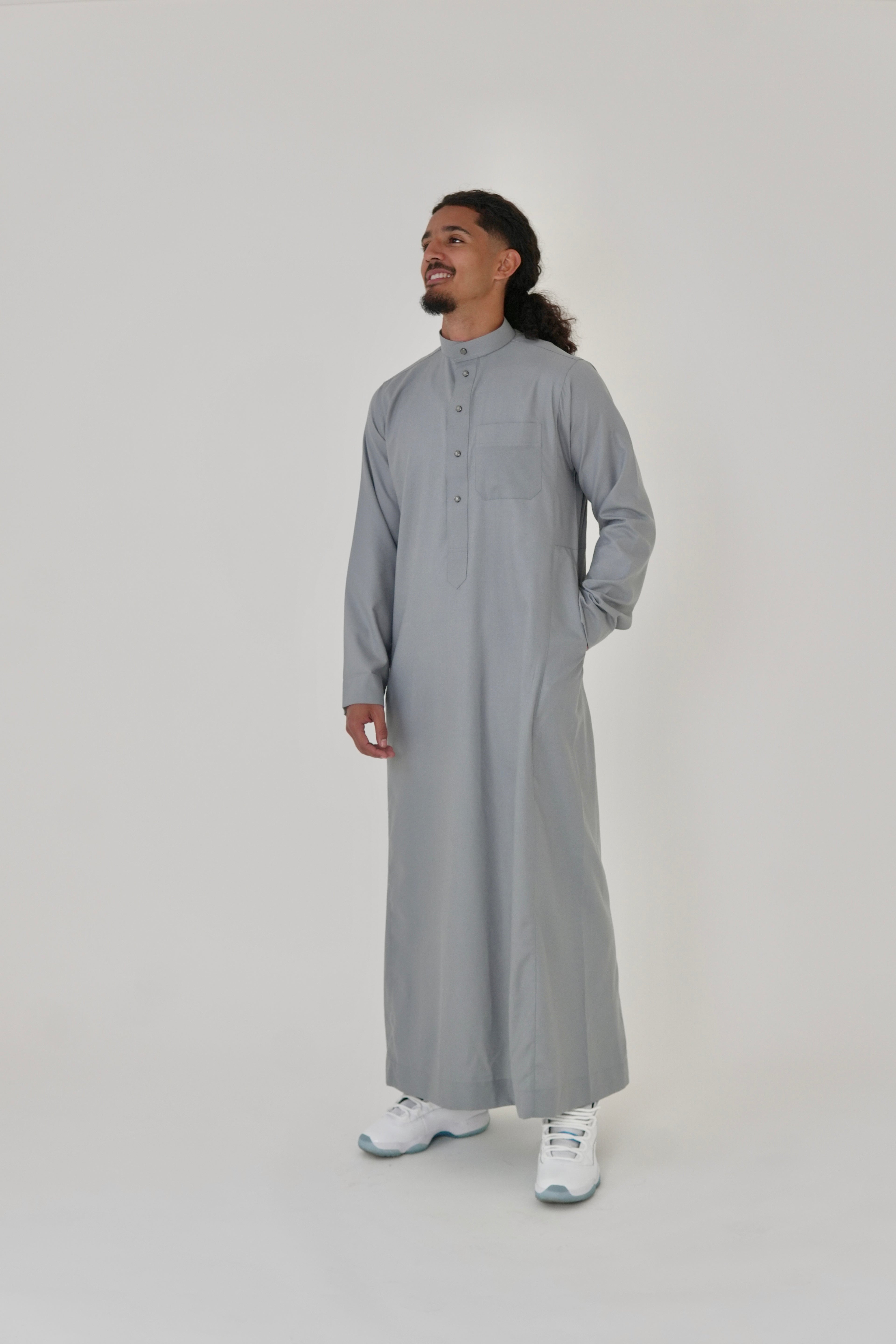 Classic Light Grey Saudi Thobe