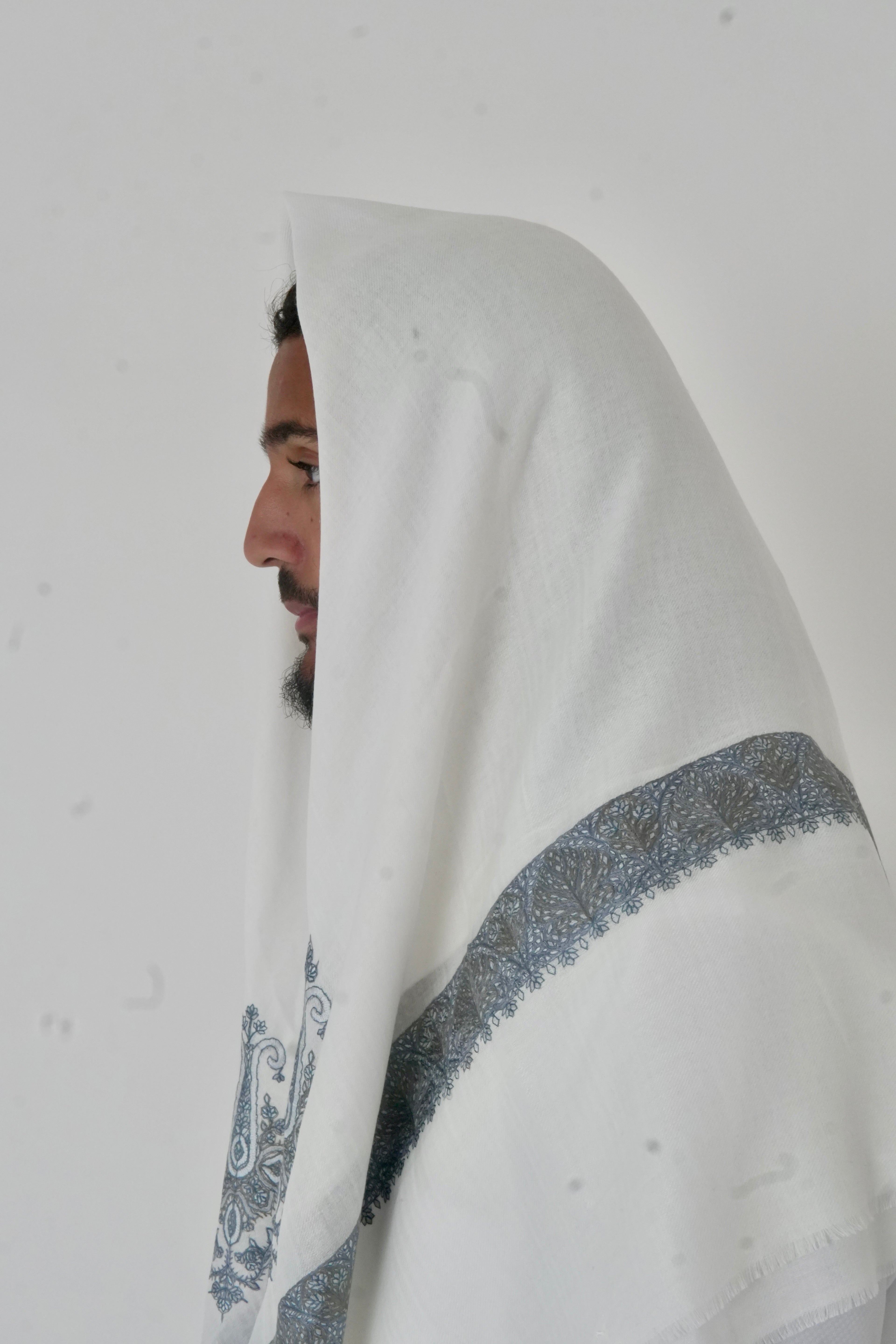 White & Light Blue Yemeni Shemagh