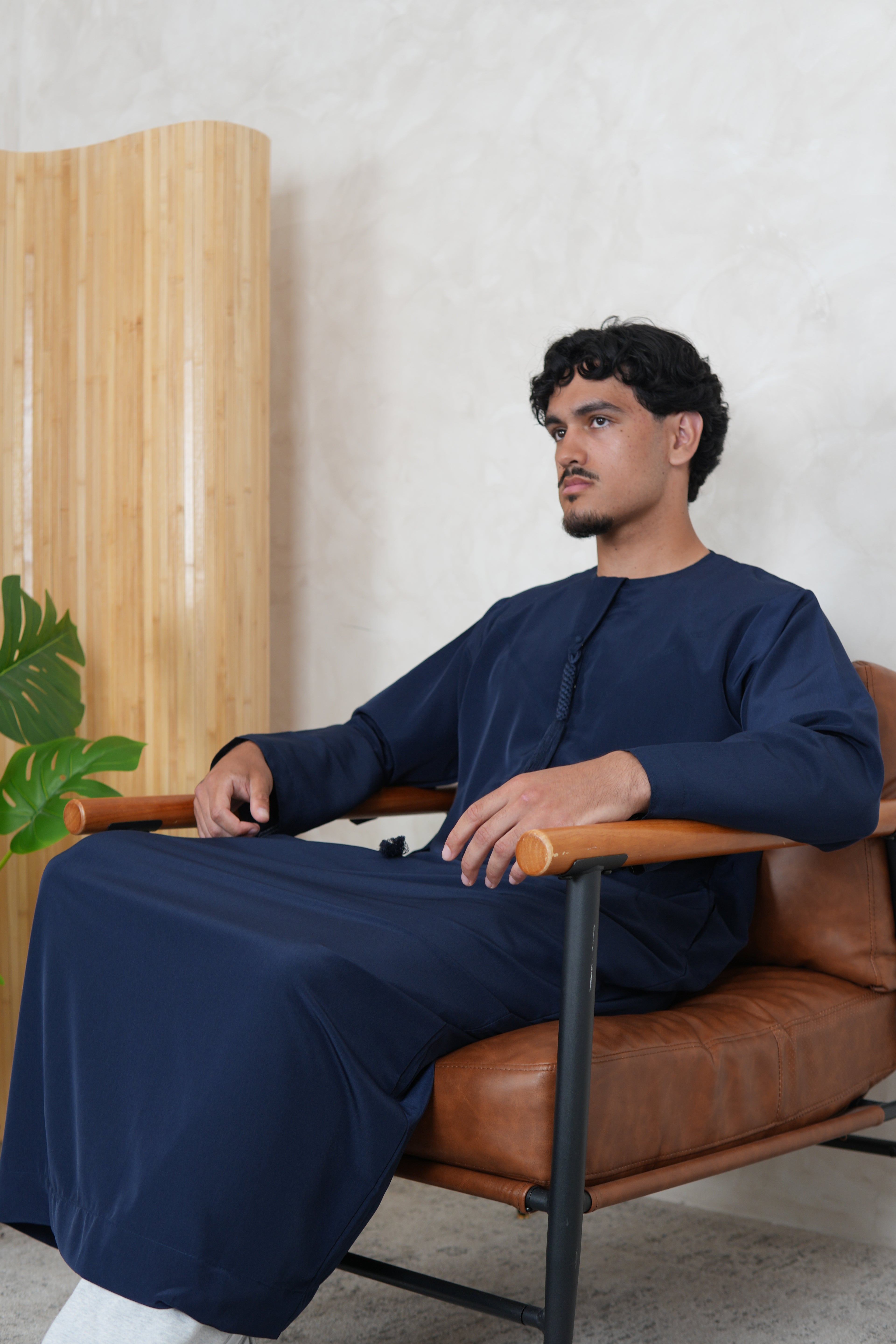 Luxury Navy Lightweight Zibda Emirati Thobe