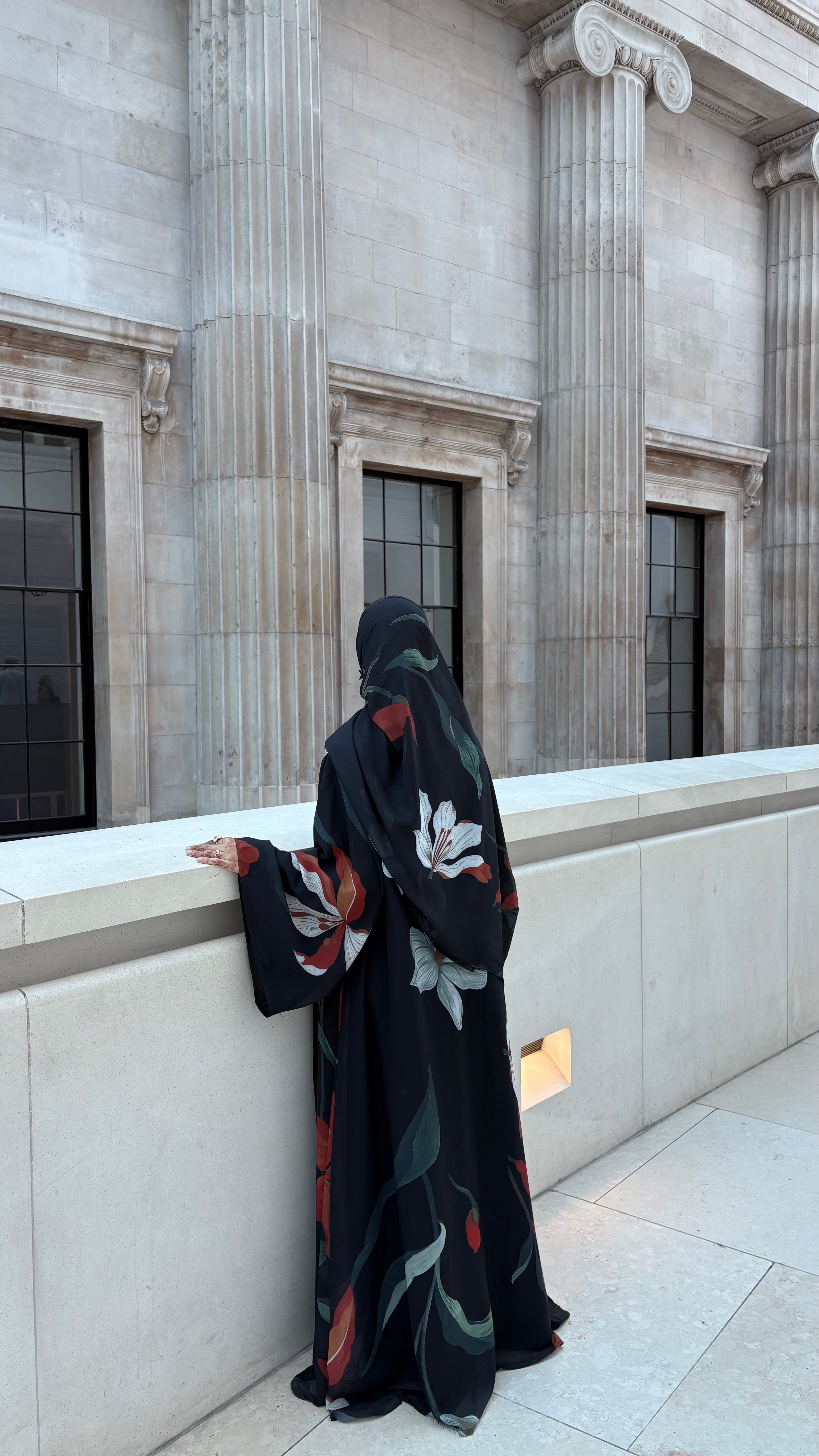 Nyla Petal Abaya — Black Floral