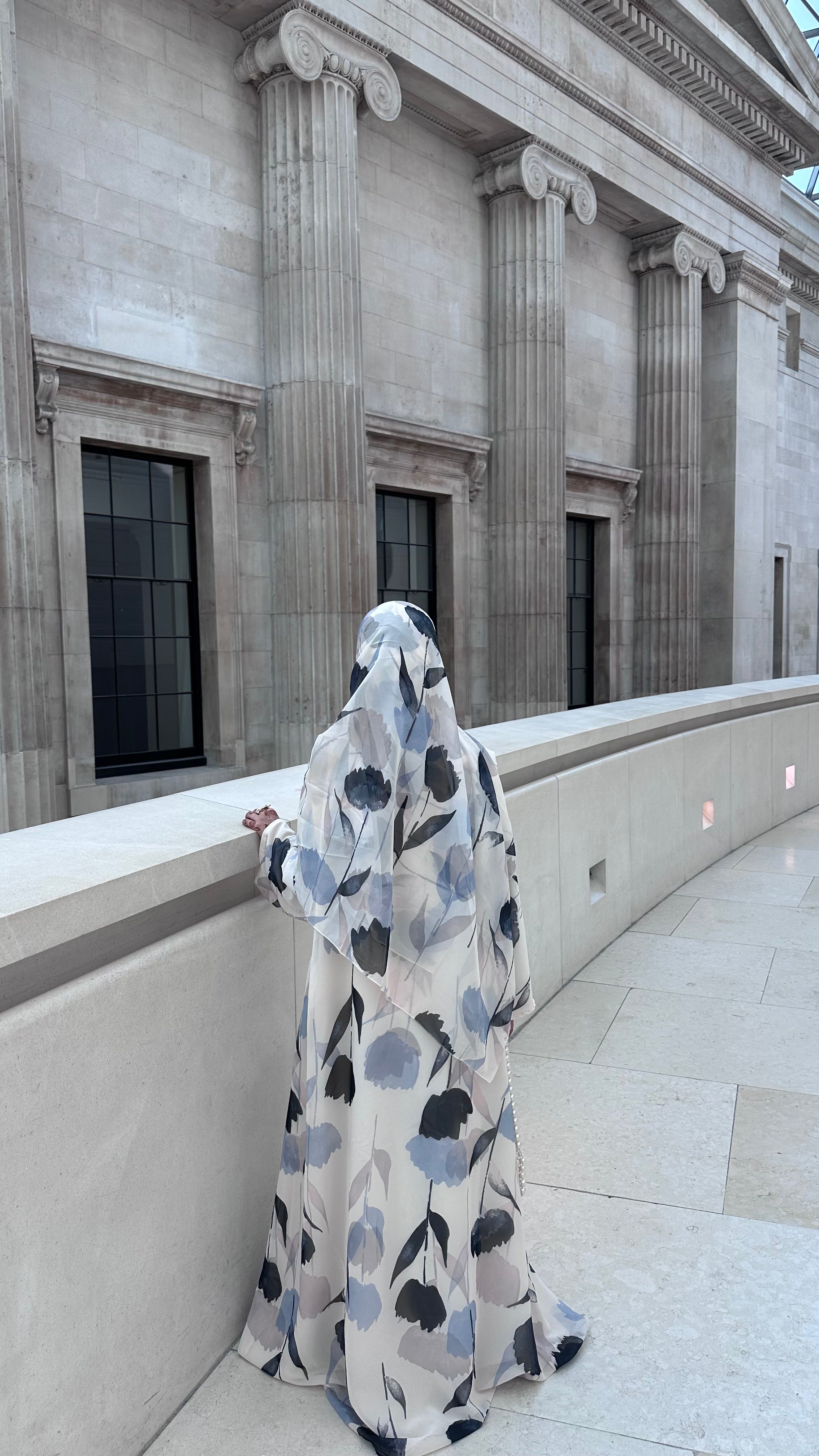 Luna Petal Abaya